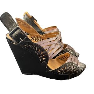 CYNTHIA VINCENT “Jaden” gunmetal wedge sandals Size 7